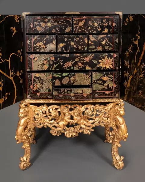 Cabinet en laque de Coromandel vers 1680-1700