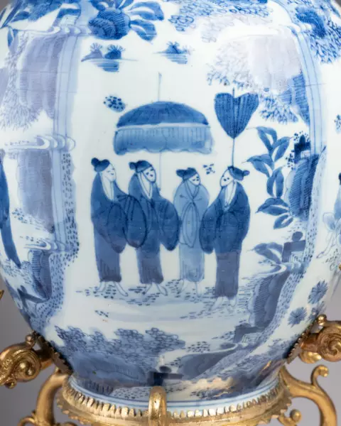 Fontaine à trois robinets en porcelaine du Japon vers 1700