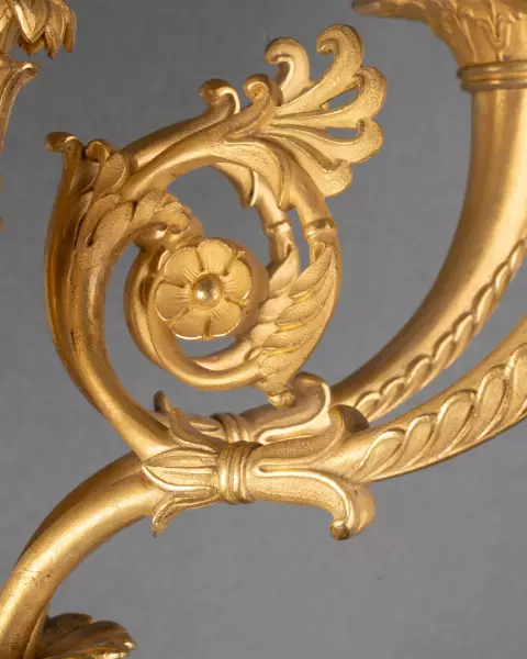 Série de quatre appliques aux enfants ailés, Paris époque Empire