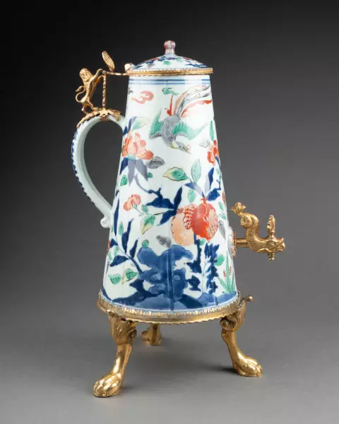 Fontaine à café en porcelaine du Japon, vers 1700
