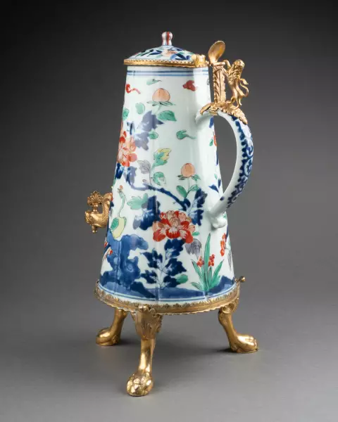 Fontaine à café en porcelaine du Japon, vers 1700