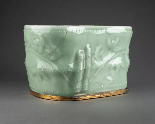 Paire de vases en porcelaine céladon, Chine 18e siècle