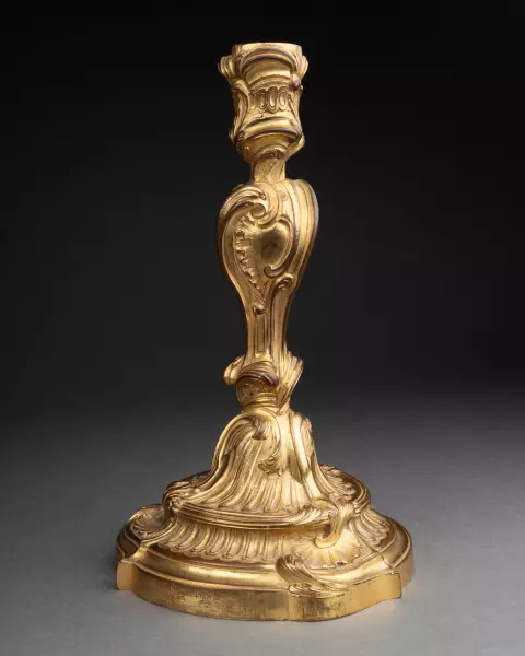 Paire de flambeaux en bronze Meissonnier, Paris vers 1740