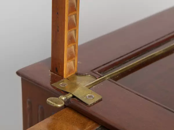 Table d’architecte en acajou par P.Pioniez, Paris époque Louis XVI