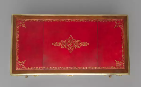 Bureau plat en placage d’amarante , François Lieutaud vers 1730