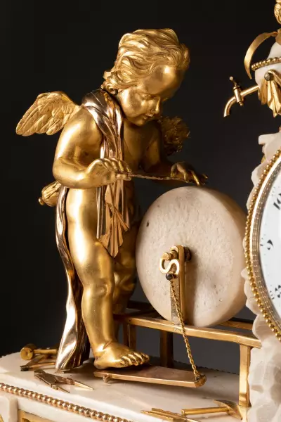 Pendule "Cupidon" en marbre blanc et bronze doré, époque Louis XVI