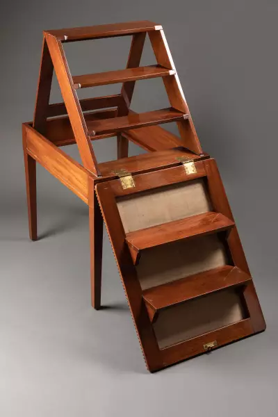 Tabouret de bibliothèque à transformation, par Jacob Frères