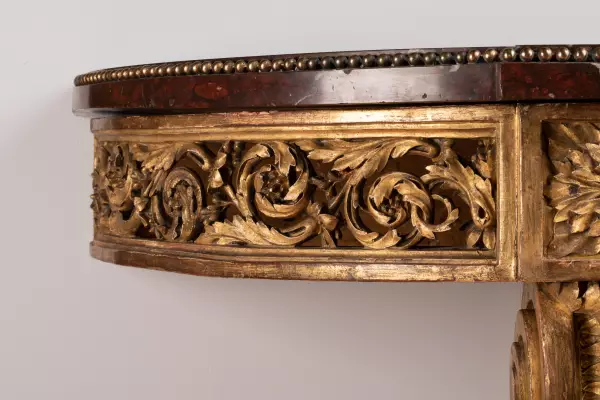 Console en bois de chêne doré d’après de Lalonde vers 1785