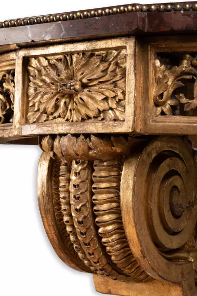 Console en bois de chêne doré d’après de Lalonde vers 1785