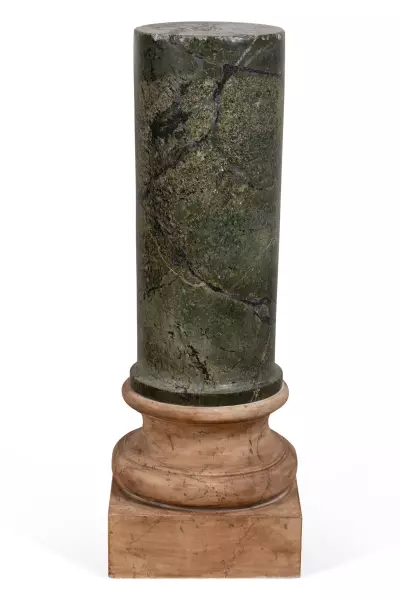 Paire de colonnes en serpentinite, Italie avant le 17e siècle