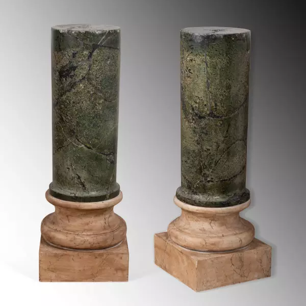Paire de colonnes en serpentinite, Italie avant le 17e siècle