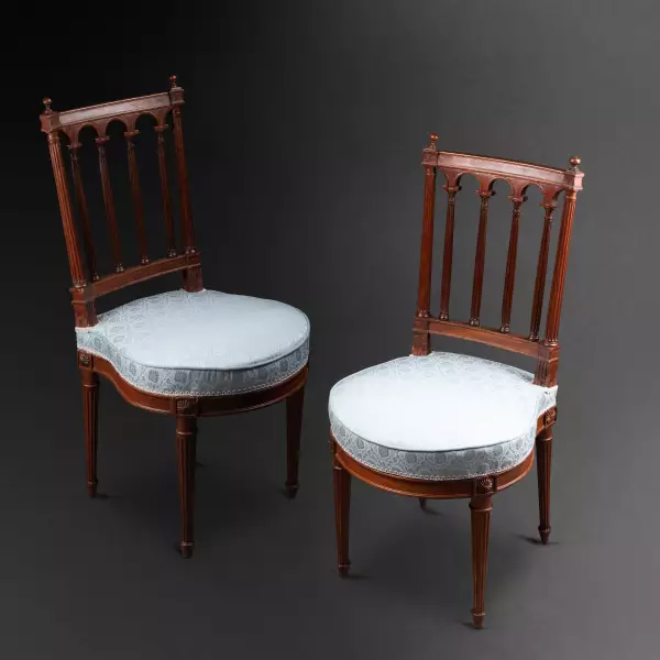 Paire de chaises en acajou massif par G. Jacob, vers 1780