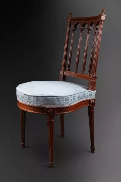 Paire de chaises en acajou massif par G. Jacob, vers 1780