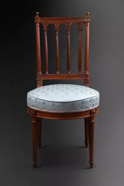 Paire de chaises en acajou massif par G. Jacob, vers 1780