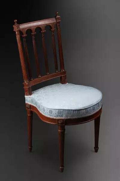 Paire de chaises en acajou massif par G. Jacob, vers 1780