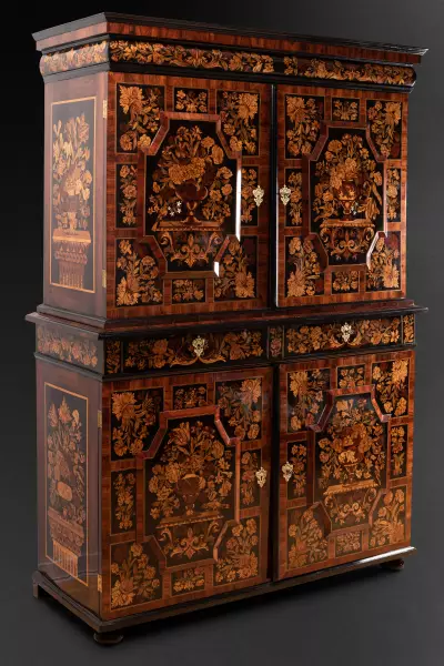Buffet deux corps en marqueterie, attribué à Thomas Hache vers 1690