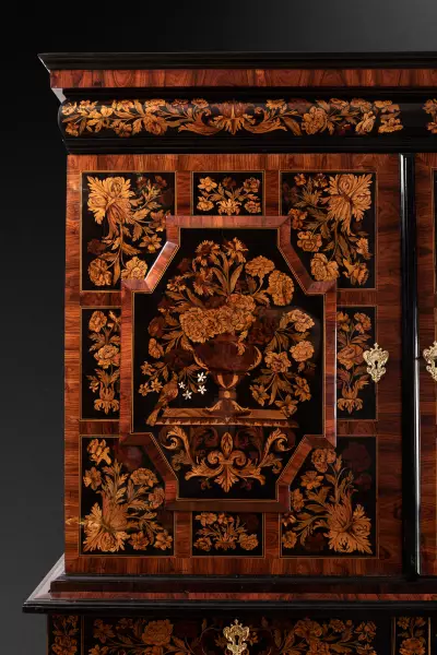 Buffet deux corps en marqueterie, attribué à Thomas Hache vers 1690