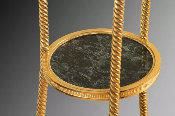 Guéridon tripode en bronze doré, Paris vers 1790