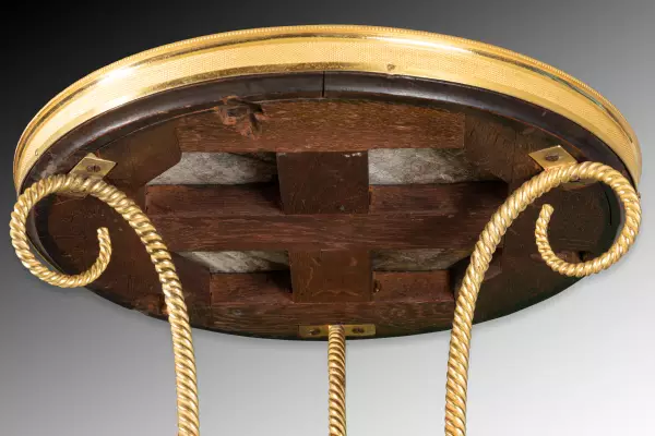 Guéridon tripode en bronze doré, Paris vers 1790