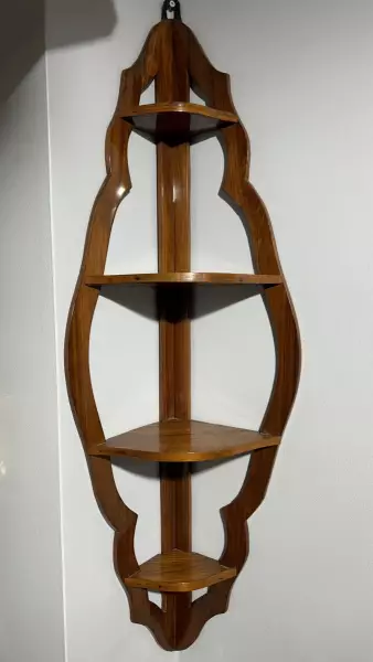 Paire d’encoignures à suspendre en bois de rose, Paris époque Louis XV