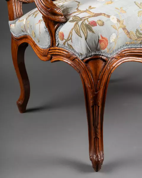 Paire de fauteuils à la reine par Nogaret, Lyon vers 1770