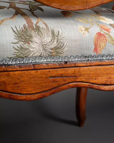 Paire de fauteuils à la reine par Nogaret, Lyon vers 1770