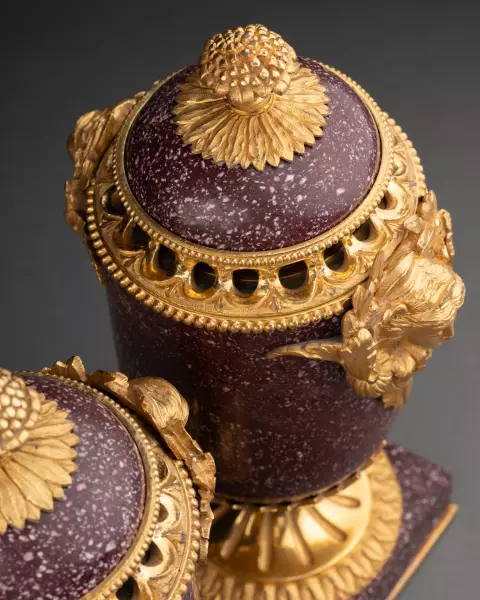 Paire de pots-pourris en porphyre, Rome vers 1800-1810