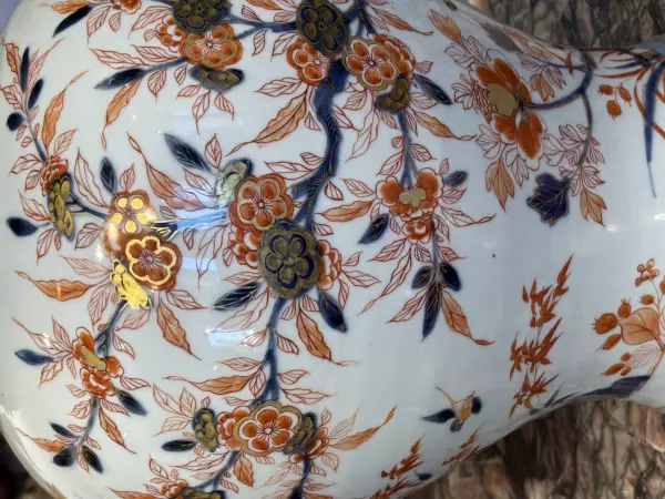 Paire de potiches couvertes en porcelaine de Chine vers 1720
