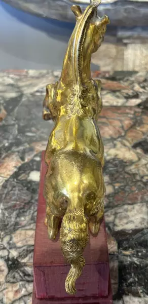 Paire de chevaux cabrés en bronze doré, Italie vers 1750