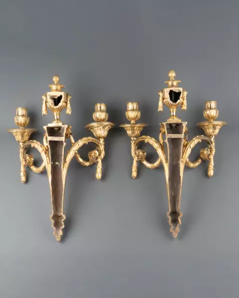 Paire d’appliques néo-classique en bronze doré, Paris vers 1770