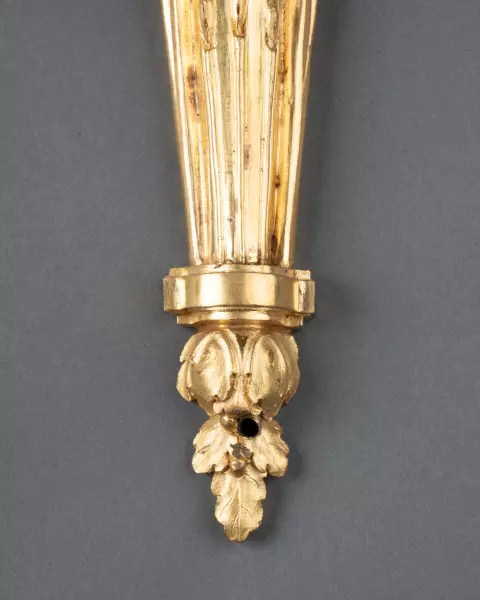 Paire d’appliques néo-classique en bronze doré, Paris vers 1770