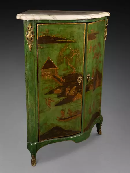 Paire d’encoignures en vernis Martin vert, Paris époque Louis XV