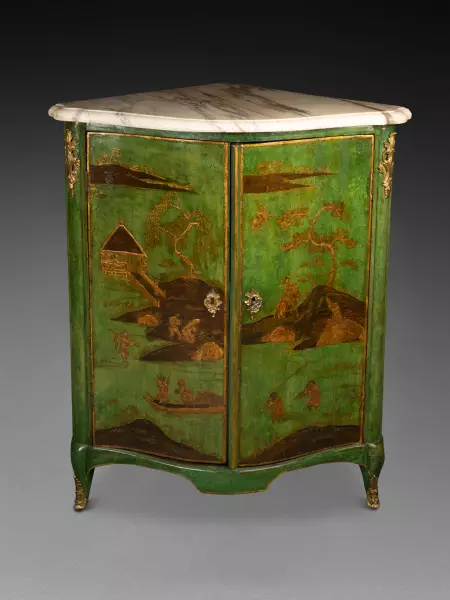 Paire d’encoignures en vernis Martin vert, Paris époque Louis XV