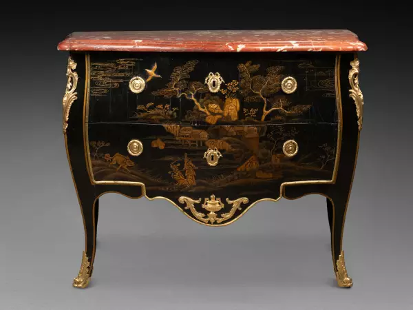 Commode en laque, estampillée Pierre Roussel, Paris, vers 1770