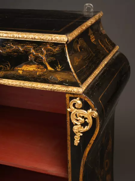 Cartonnier de bureau en vernis Martin, Paris époque Louis XV