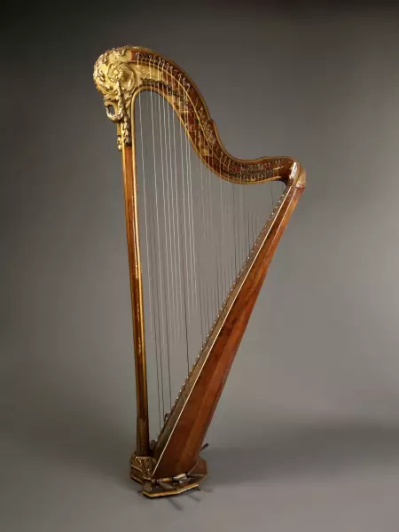 Harpe à crosse à décor au vernis Martin, Paris vers 1780