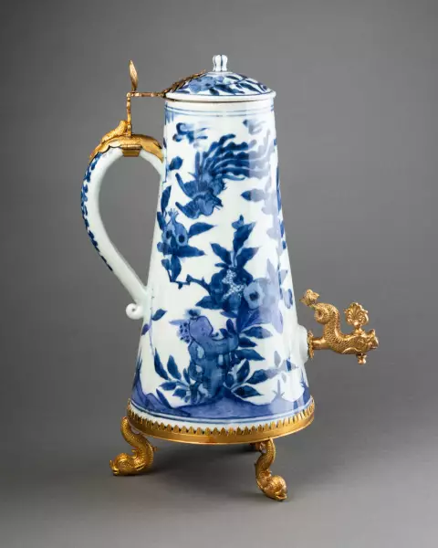 Fontaine à café en porcelaine du Japon vers 1680-1690