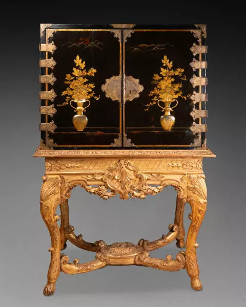 Cabinet de voyage en laque du Japon, vers 1680