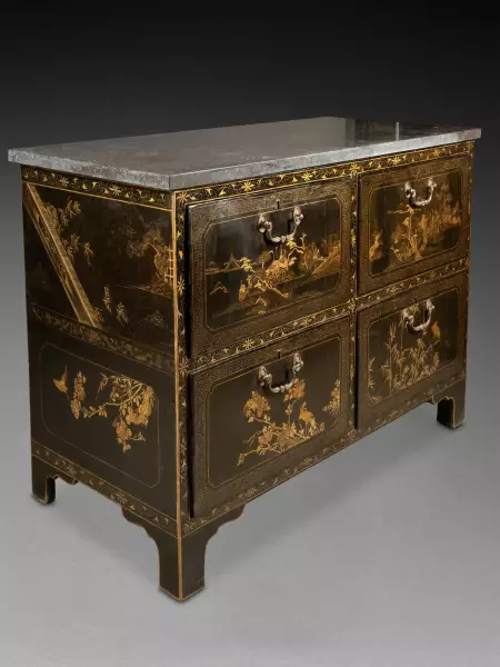 Paire de commodes en laque de Chine, Angleterre vers 1780