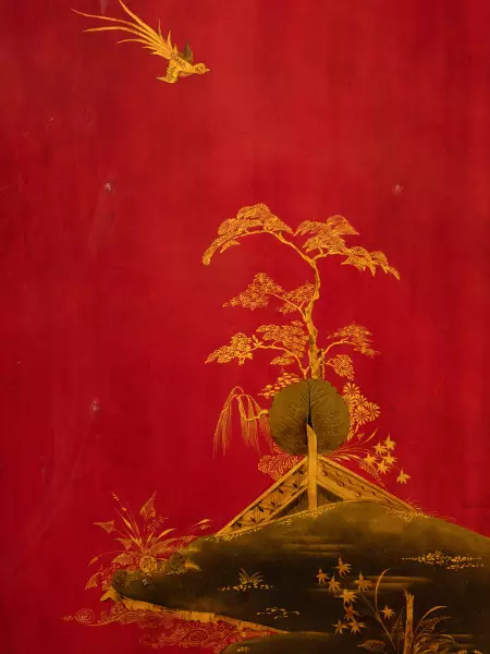 Cabinet en vernis rouge, Angleterre vers 1700-1720