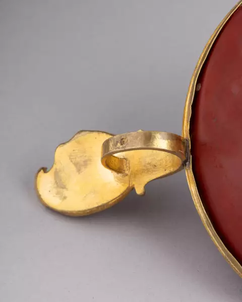 Bougeoir à main en laque et bronze doré, Paris vers 1750