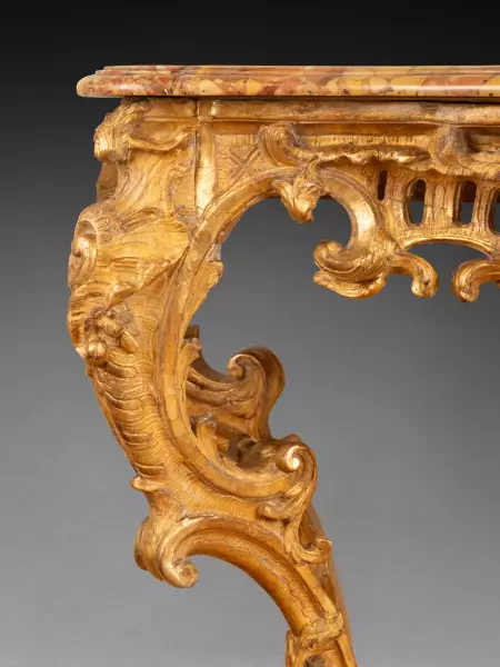 Console à rocailles asymétriques, Paris époque Louis XV vers 1750