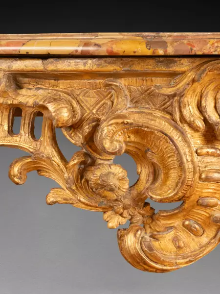 Console à rocailles asymétriques, Paris époque Louis XV vers 1750