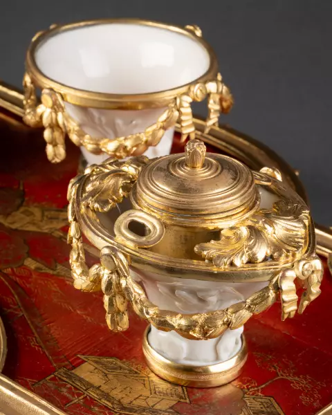 Encrier en laque et porcelaine de Chine, Paris vers 1770
