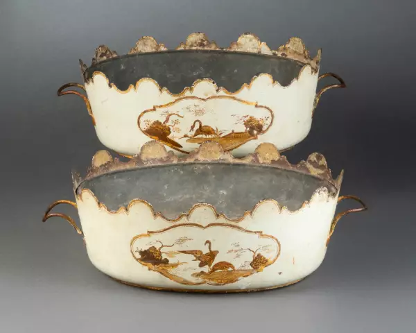 Suite de rafraîchissoirs en tôle vernie, Paris vers 1770