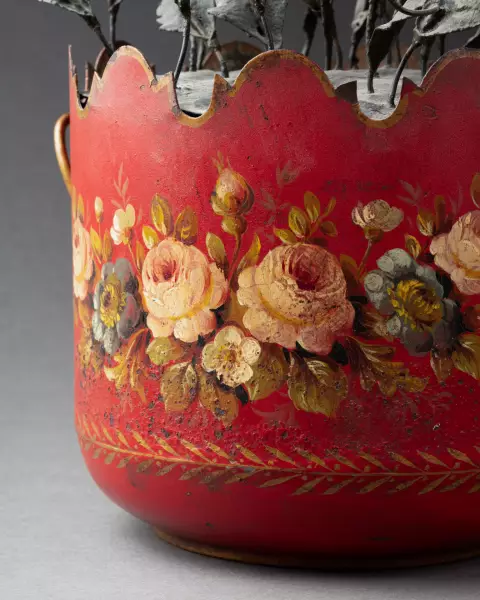 Rafraichissoir monté en composition florale, Paris époque Louis XVI