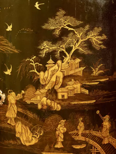 Encoignure à décor au vernis Martin, Paris époque Louis XV vers 1750