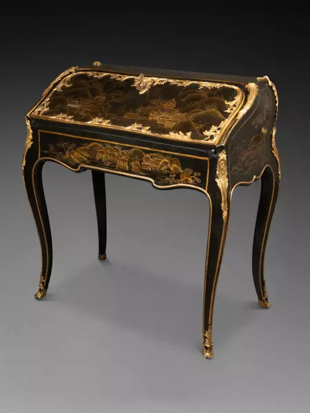Bureau de pente en vernis martin par F. Rubestuck, Paris vers 1770