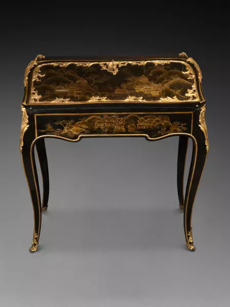 Bureau de pente en vernis martin par F. Rubestuck, Paris vers 1770