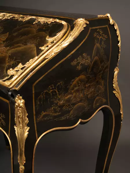 Bureau de pente en vernis martin par F. Rubestuck, Paris vers 1770